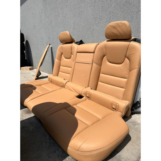 Interior cu fete de usi Volvo V60 2018-2024 