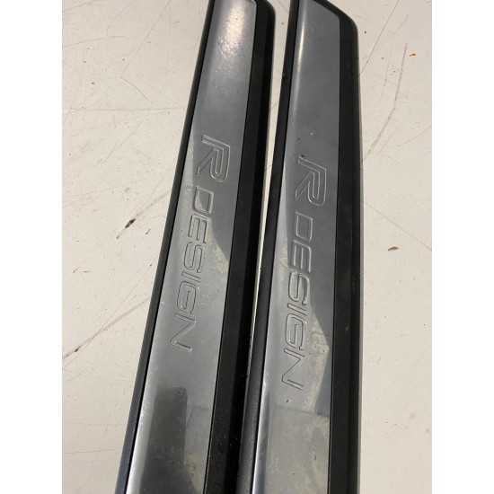 Set ornamente usa fata VOLVO V40 XC60 R-DESIGN 31440446 Set ornamente usa fata VOLVO V40 XC60 R-DESIGN 31440446
