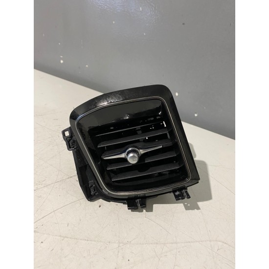  Grila aerisire dreapta fata Volvo S60 V60 V60CC XC60 31477273 31417692
