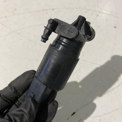 Windcsreen washer pump Volvo XC60 2018 31457431 32262082