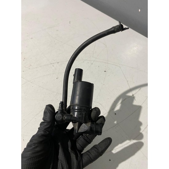 Windscreen washer pump Volvo XC60 2018 31457428 30747613 32342043 32262083