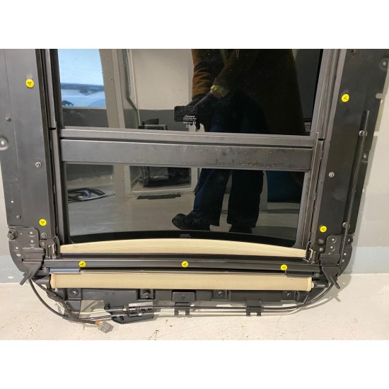 Frame roof hatch glass sunroof front and rear VOLVO XC60 39855477 31442190 31402033 31402034 Frame roof hatch glass sunroof front and rear VOLVO XC60 39855477 31442190 31402033 31402034