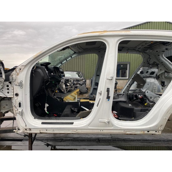 Sill left lower VOLVO XC40 2018 32310038