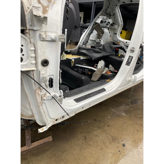 Sill left lower VOLVO XC40 2018 32310038