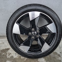 1x Volvo OEM Alloy Wheel 5-spoke 19" Rim Volvo EX30 tire 245/45 R19 Goodyear 80000286
