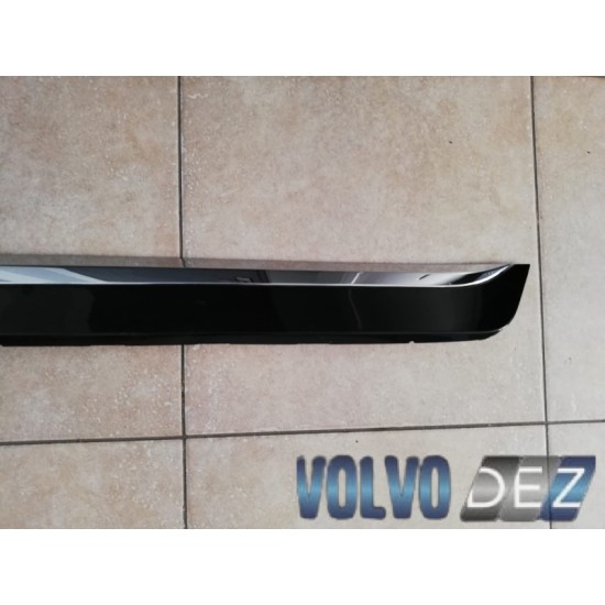 Bandou usa stanga spate cu crom VOLVO XC60 39821367