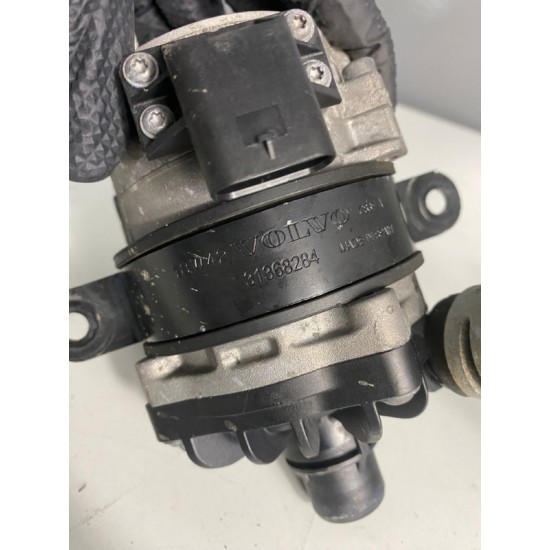 Water pump VOLVO S90 V90 31368284 31338399 31657903