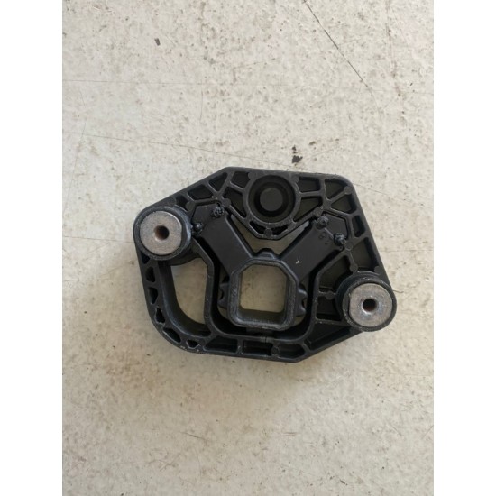 Intercooler Mount Bushing Volvo S60 S90 V90 V60 XC60 XC90 2018+ 31439575