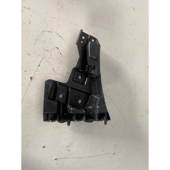 Front right bumper bracket Volvo V60 S60 2014-2017 31323833 31425464 Front right bumper bracket Volvo V60 S60 2014-2017 31323833 31425464