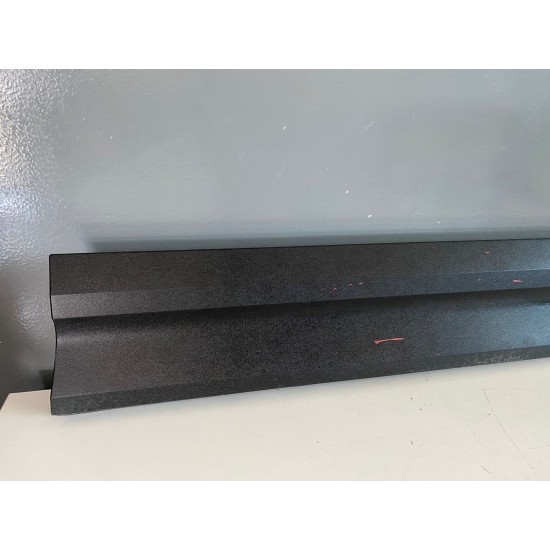 Front right door trim moulding VOLVO XC40 2018+ 31448337 31448317 Front right door trim moulding VOLVO XC40 2018+ 31448337 31448317