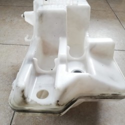 Water tank Volvo V40 31276094