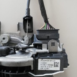 Broasca incuietoare stanga usa spate Volvo V40 31440393