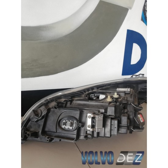 Right headlamp with xenon Volvo C70 2010-2013 31299753 .