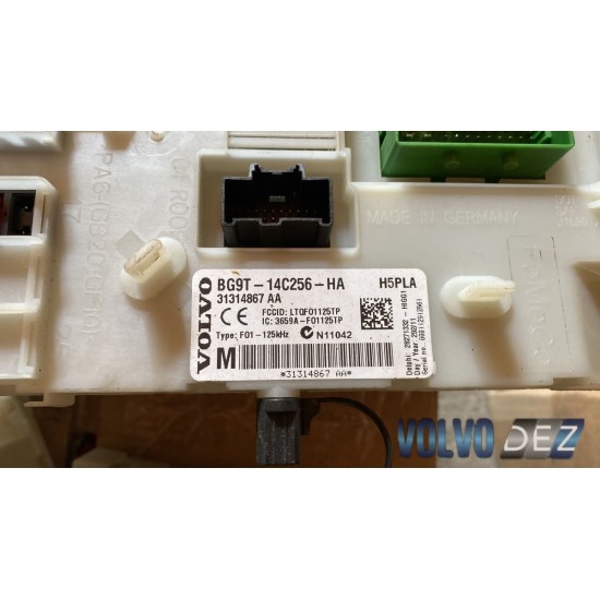 Fuse box Volvo S80 V70 XC70 31314867