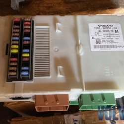 Fuse box Volvo S80 30765876