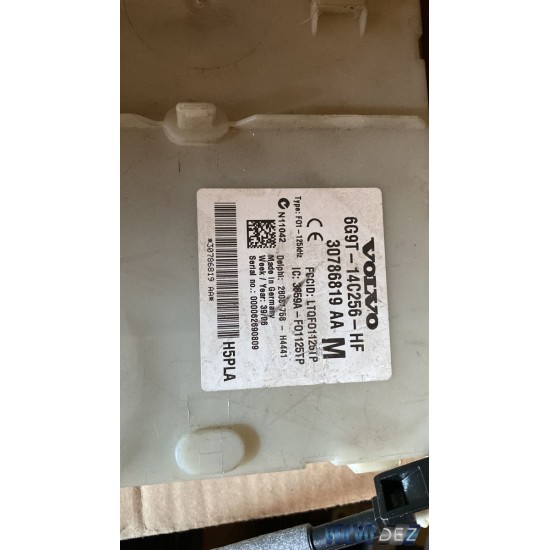 Fuse box Volvo S80 30786819