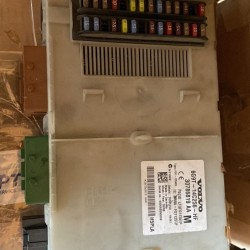 Fuse box Volvo S80 30786819