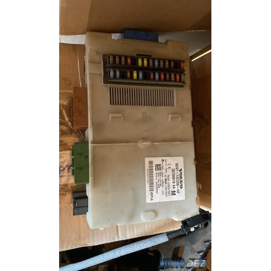 Fuse box Volvo S80 30786819