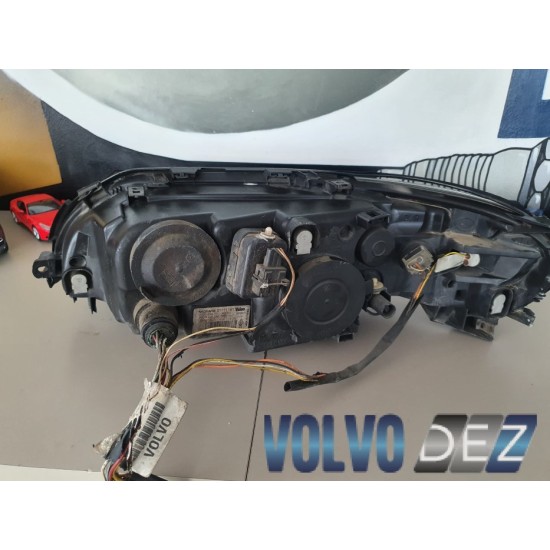 Headlamp Xénon VOLVO S60 V70 XC70 31111181