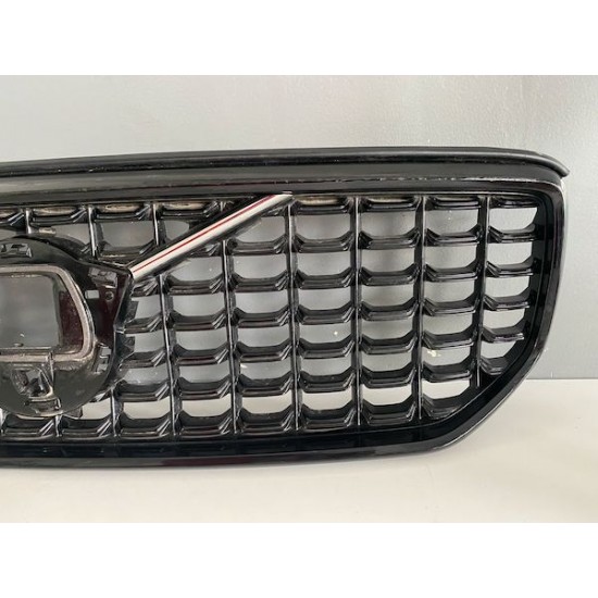Grila bara fata VOLVO XC40 FACELIFT 2022+ 32291465