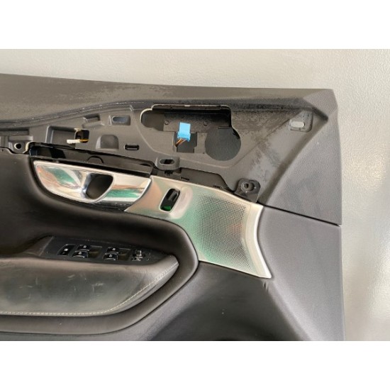 Fata usa stanga fata Bowers and Wilkins Volvo XC90 2016 31393113 39828355