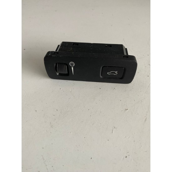 Boot/light switch button Volvo XC90 V90 S90 V90CC XC60 31443873 31376510 Boot/light switch button Volvo XC90 V90 S90 V90CC XC60 31443873 31376510