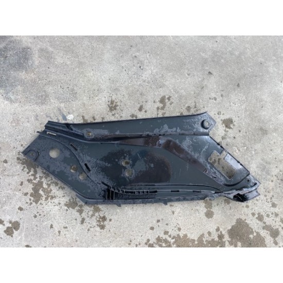 Ornament trager stanga Volvo XC90 2015-2020 31442733 