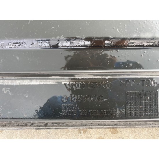 Ornament trager central Volvo XC90 2015-2022 31383508 Ornament trager central Volvo XC90 2015-2022 31383508