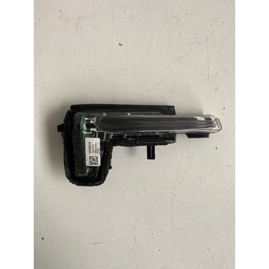 Semnalizare oglinda dreapta Volvo S90 V90 XC90 XC60 V90CC 31385686 32368316