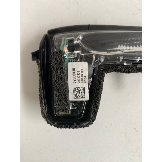 Semnalizare oglinda dreapta Volvo S90 V90 XC90 XC60 V90CC 31385686 32368316