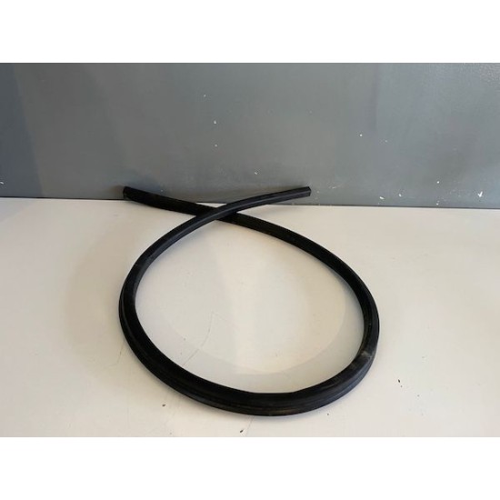 Sealing moulding windscreen drainage VOLVO S90 2017+ 31402281