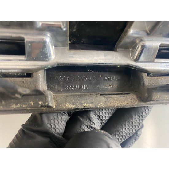 Grila bara fata VOLVO XC60 2021+ FACELIFT 32291019 32366077 Grila bara fata VOLVO XC60 2021+ FACELIFT 32291019 32366077