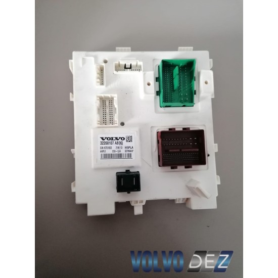 Fuse box VOLVO XC40 32268107