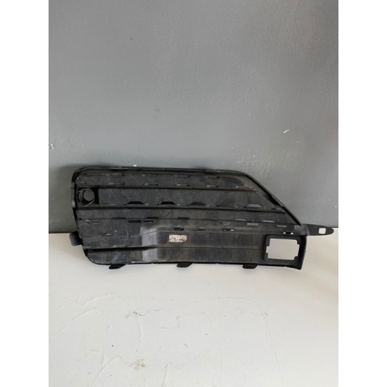 Grila bara fata dreapta fara crom Volvo XC90 2016 31383442 