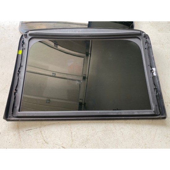 Front panel roof hatch VOLVO XC90 XC60 V90 V90CC V60 2016+ 31675975 32205495 Front panel roof hatch VOLVO XC90 XC60 V90 V90CC V60 2016+ 31675975 32205495