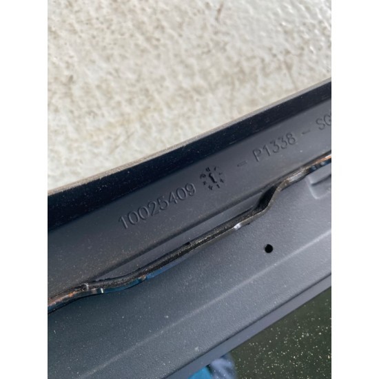 Front panel roof hatch VOLVO XC90 XC60 V90 V90CC V60 2016+ 31675975 32205495 Front panel roof hatch VOLVO XC90 XC60 V90 V90CC V60 2016+ 31675975 32205495