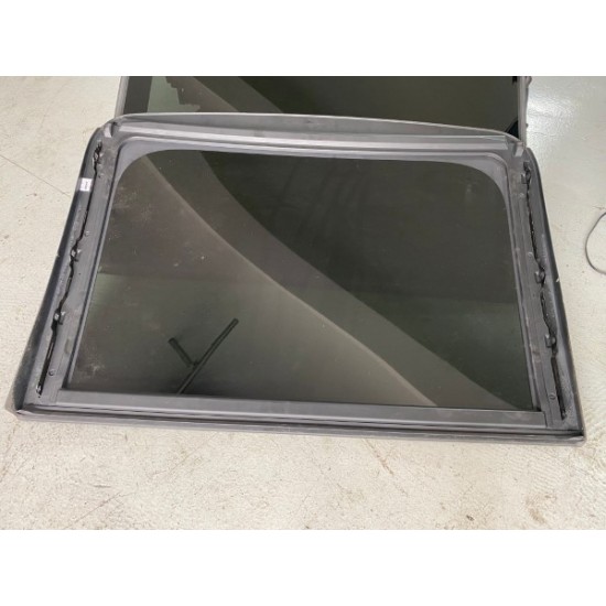Sticla trapa parte fata VOLVO XC90 XC60 V90CC V90 V60 V60CC 31395507