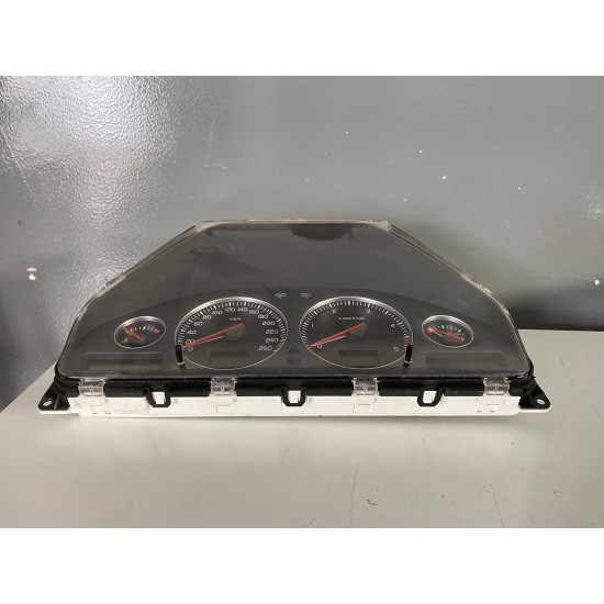 Speedometer Volvo S60 S80 V70 XC70 30746102 8251326