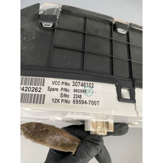 Speedometer Volvo S60 S80 V70 XC70 30746102 8251326