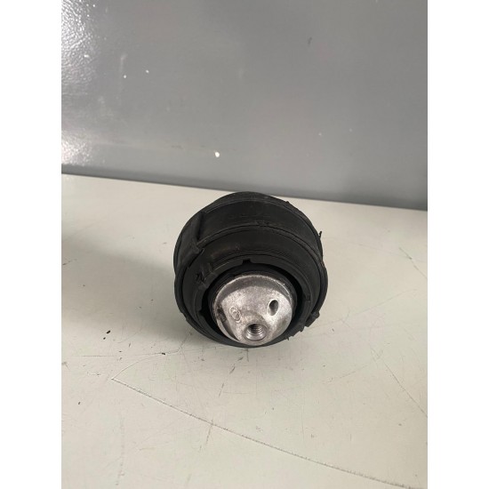 Tampon motor Volvo XC90 XC70 V70 S80 S60 30680751 Tampon motor Volvo XC90 XC70 V70 S80 S60 30680751