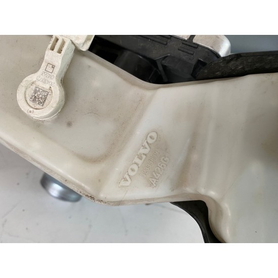 Master cylinder servo brake VOLVO V60 V90 XC60 V60CC MILD HYBRID 2021+ 32333264 32333639 32333637