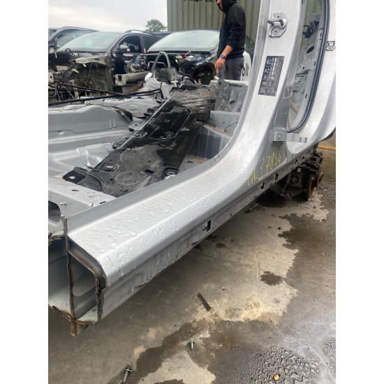Prag stanga spate VOLVO V60 2019 31484843 32353835