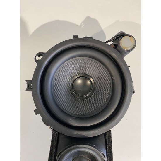 Boxa audio dreapta fata VOLVO XC90 2003-2015 8666591