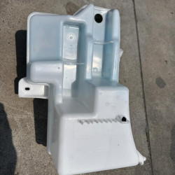 Winsdscreen washer reservoir Volvo V40 31391616