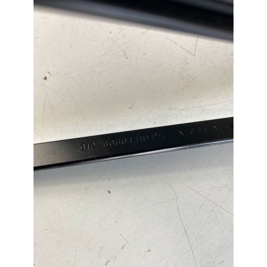 Front right wiper arm LHD VOLVO V40 V40CC 31276060 Front right wiper arm LHD VOLVO V40 V40CC 31276060