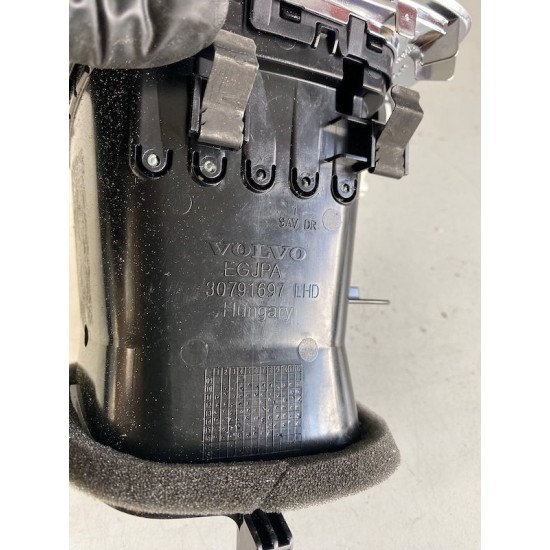 Front left air vent dashboard Volvo V40 S60 V60 30791697 31393996 Front left air vent dashboard Volvo V40 S60 V60 30791697 31393996