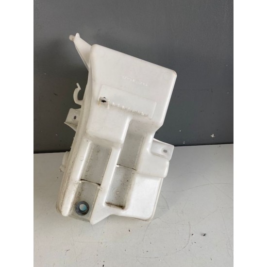 Winsdscreen washer reservoir Volvo V40 2012+ 31276094 31276095 31391616 31276097 Winsdscreen washer reservoir Volvo V40 2012+ 31276094 31276095 31391616 31276097
