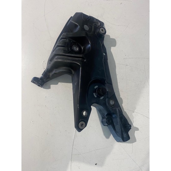Front right fender bracket VOLVO S60 V60 2021-2025 32288931