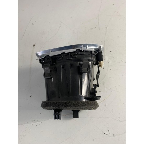 Grila aerisire bord dreapta fata Volvo V60 S60 V40 30791696 31393996