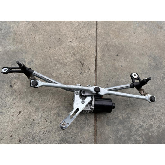 Front windshield wiper mechanism Volvo XC60 W000078602